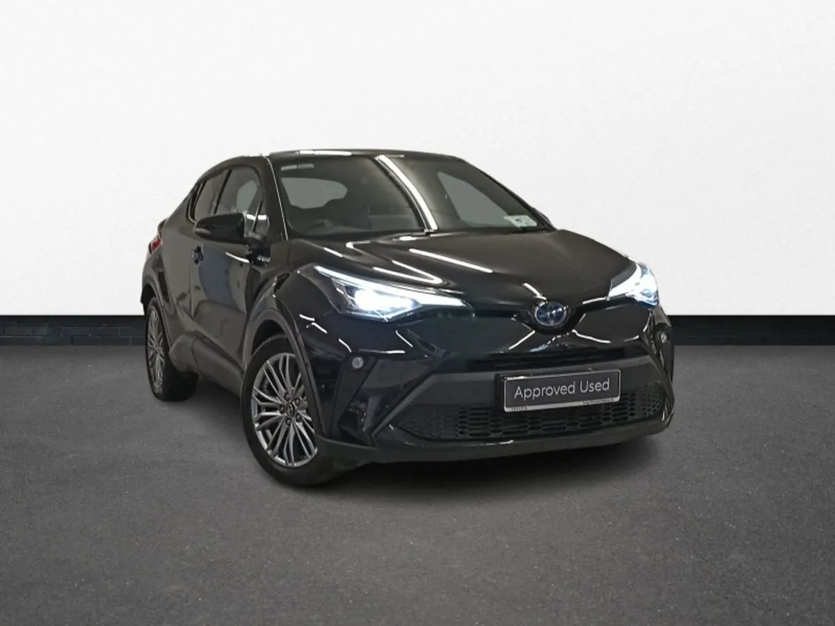 Toyota C-HR 1.8 Hybrid SOL - Image 1