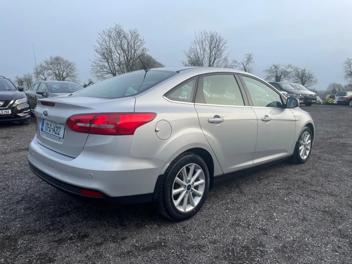 Ford Focus LOW km - Image 3