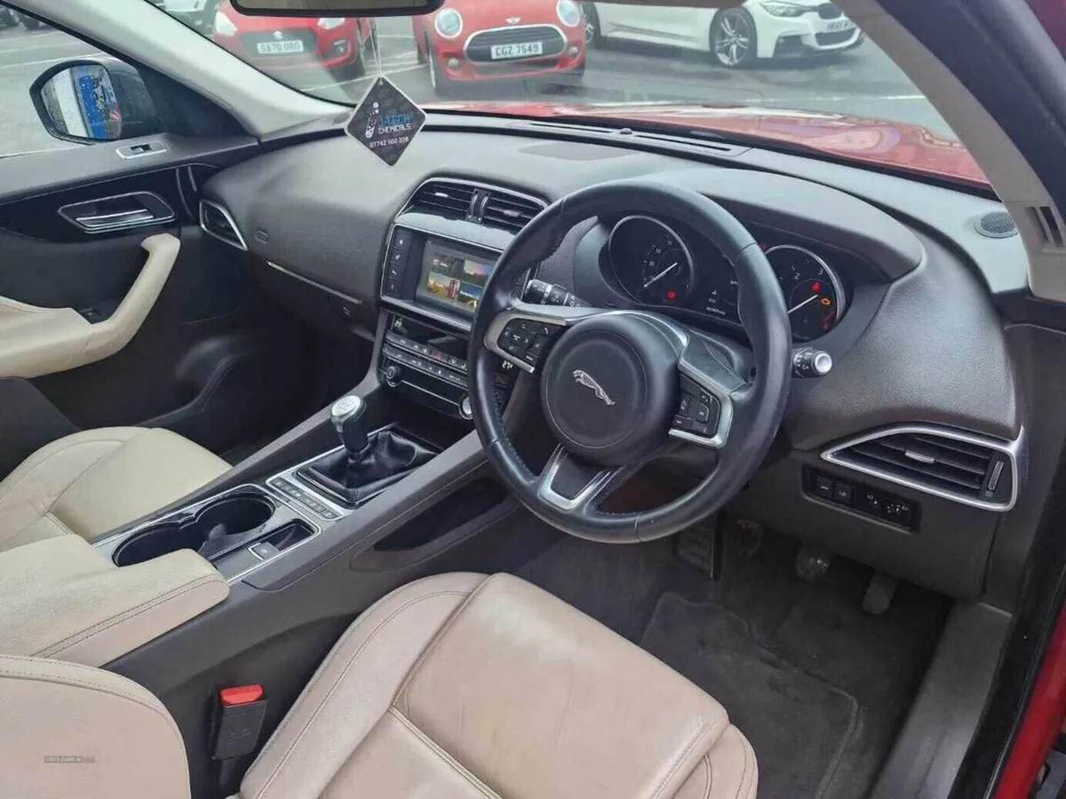 Jaguar F- PACE Prestige - Image 2