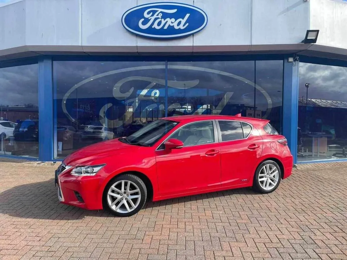 Lexus CT200H Luxury - Image 3