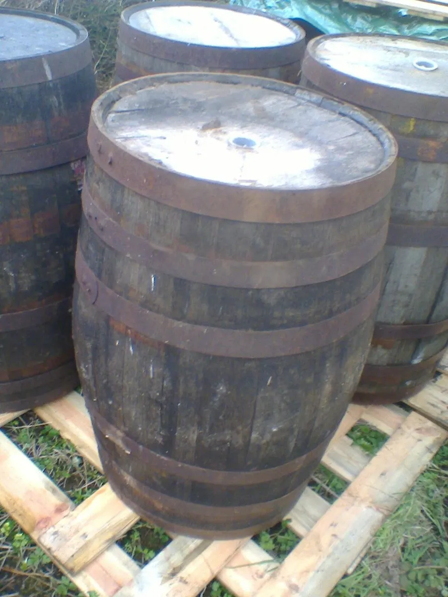oak barrels - Image 1