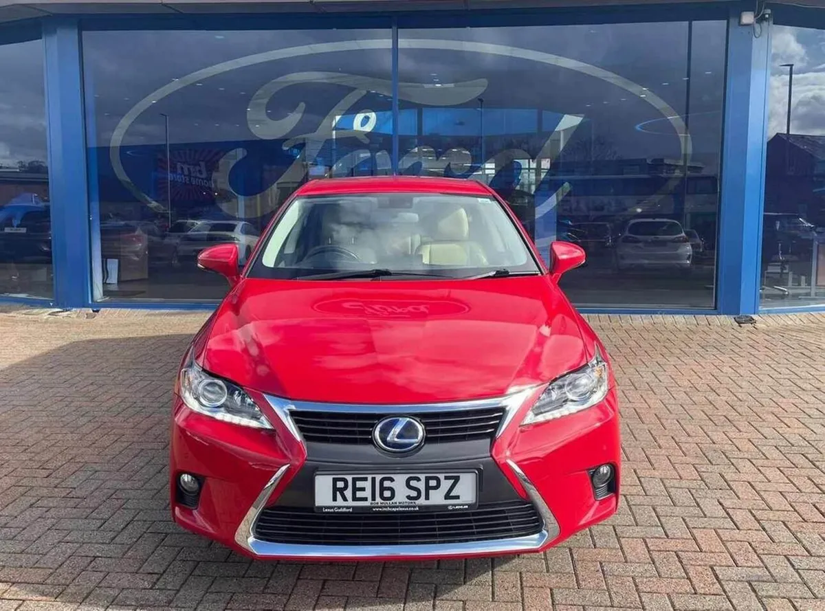 Lexus CT200H Luxury - Image 2