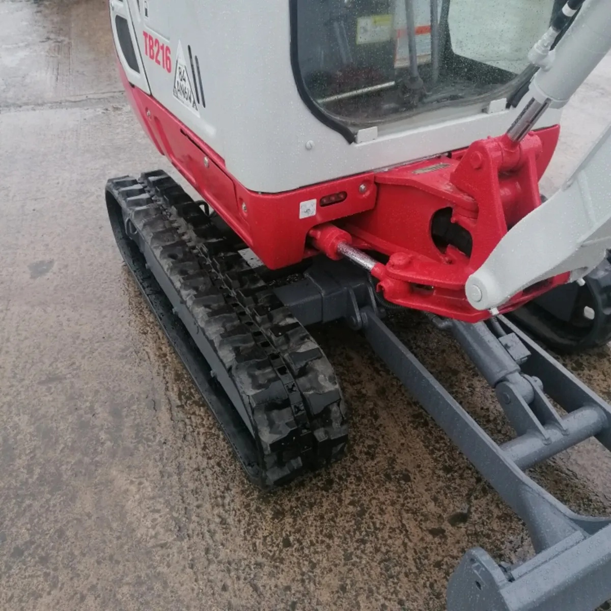 Takeuchi TB216 cabin #14004164 - Image 4