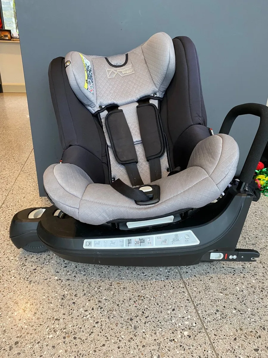 Mountain Buggy Swivel car seat for sale in Co. Waterford for €150 on