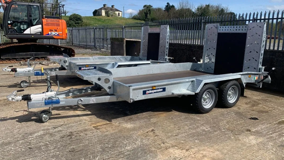 Selection of new plant trailers - Image 1