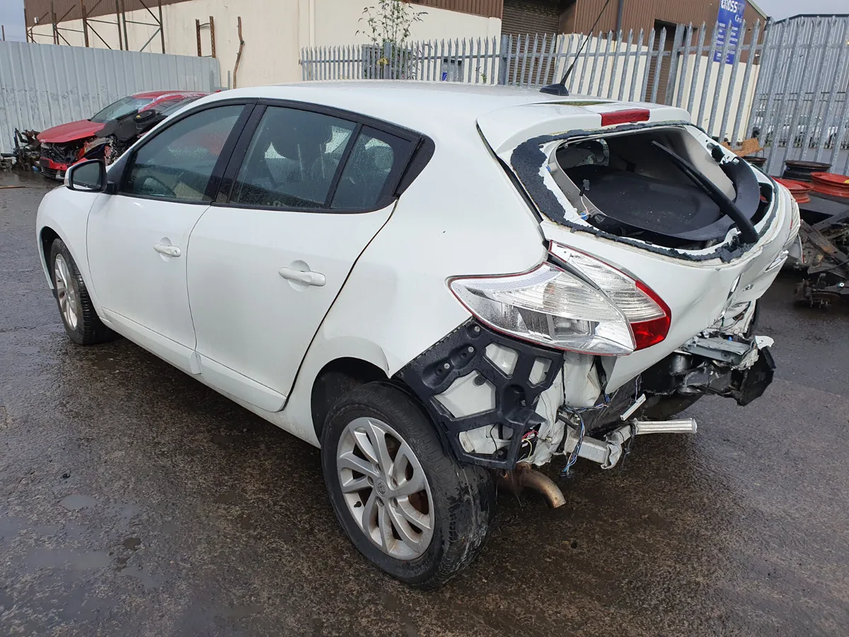 13 RENAULT MEGANE  1.5 DCI AUTO FOR BREAKING - Image 4