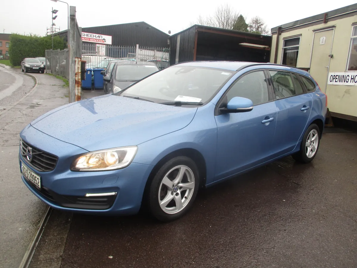 Volvo V60 2016 ESTATE AUTOMATIC. - Image 2