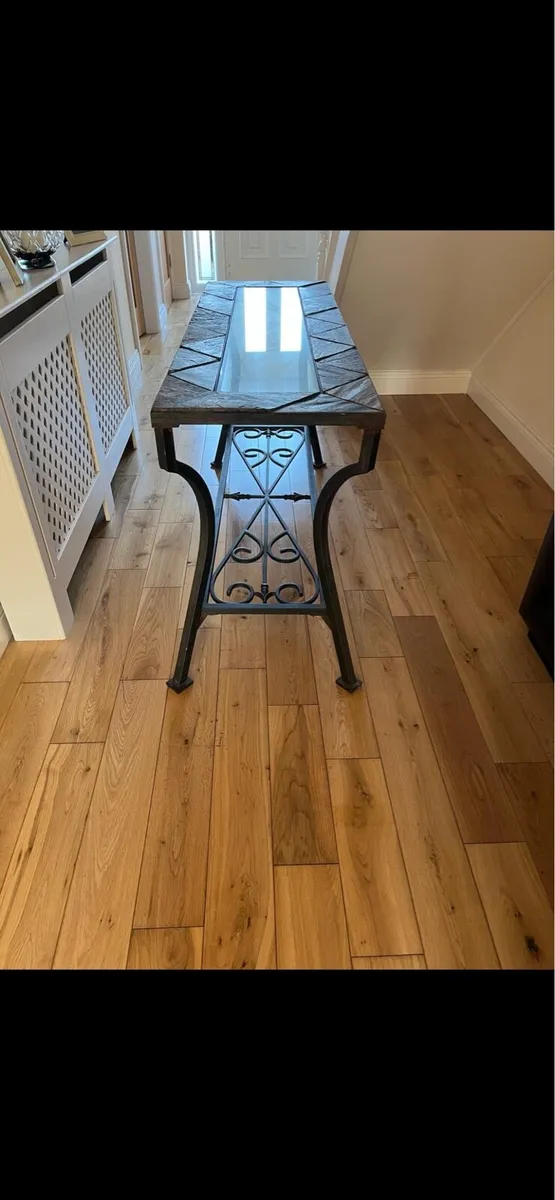 Coffee and hall tables - Image 3