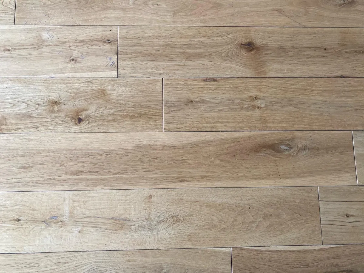 Solid oak flooring - Image 1