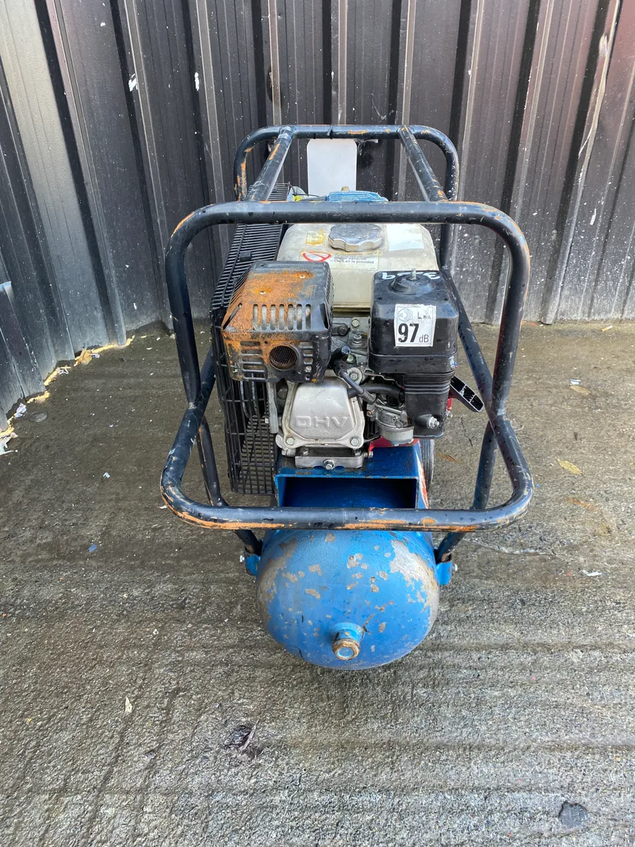 Clarke Honda GX200 Compressor - Image 3