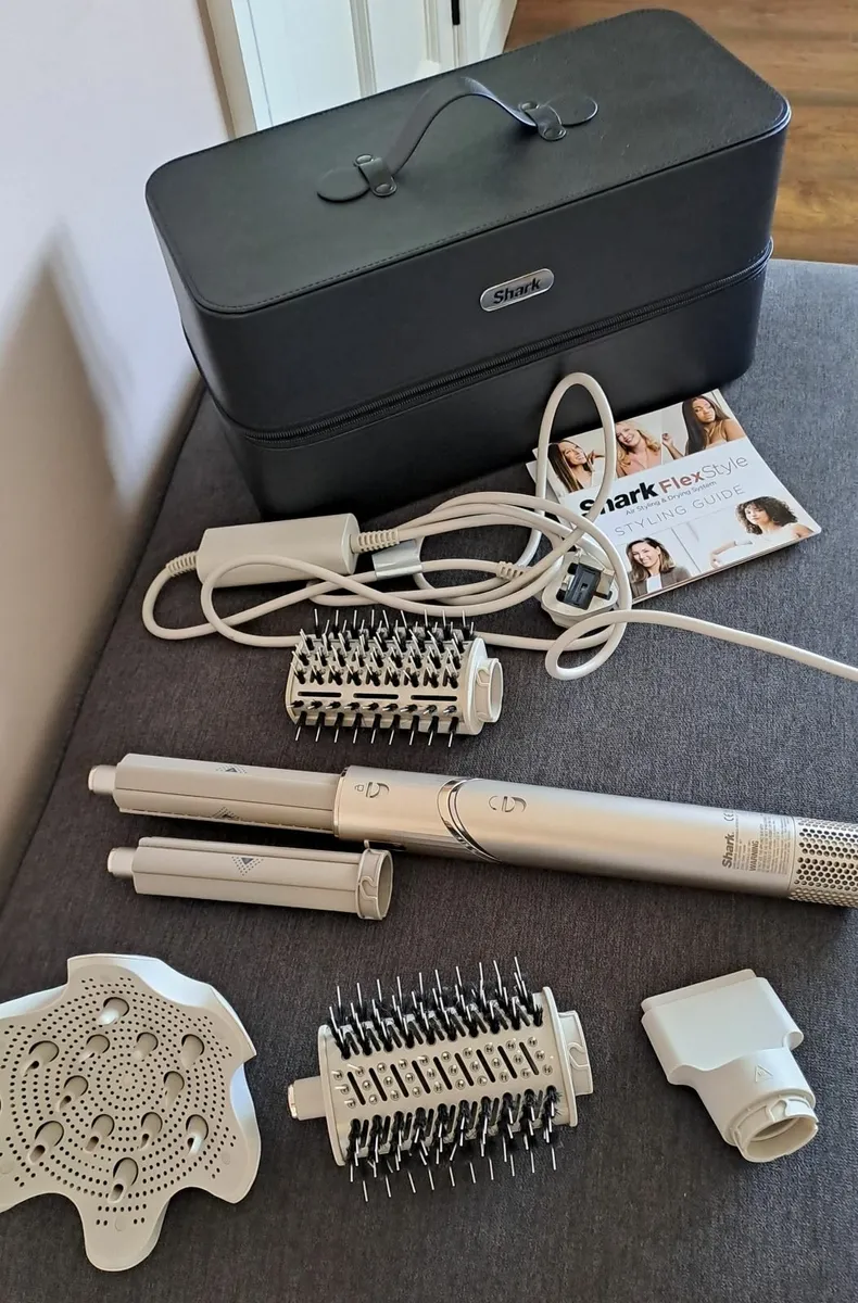 Shark Hair Styler for sale in Co. Dublin for €250 on DoneDeal