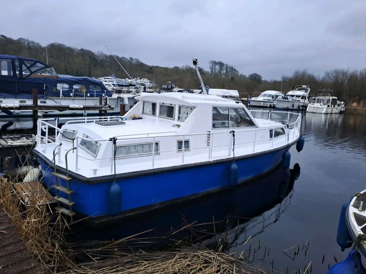 32f Dutch Steel Cruiser and 3.8 Mercury Rib