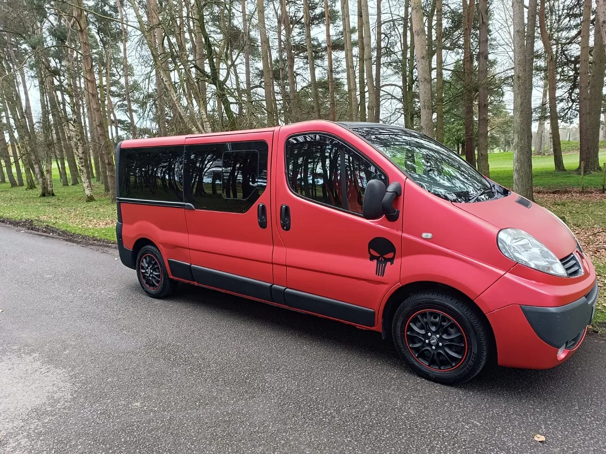 Renault Trafic 9 seater automatic