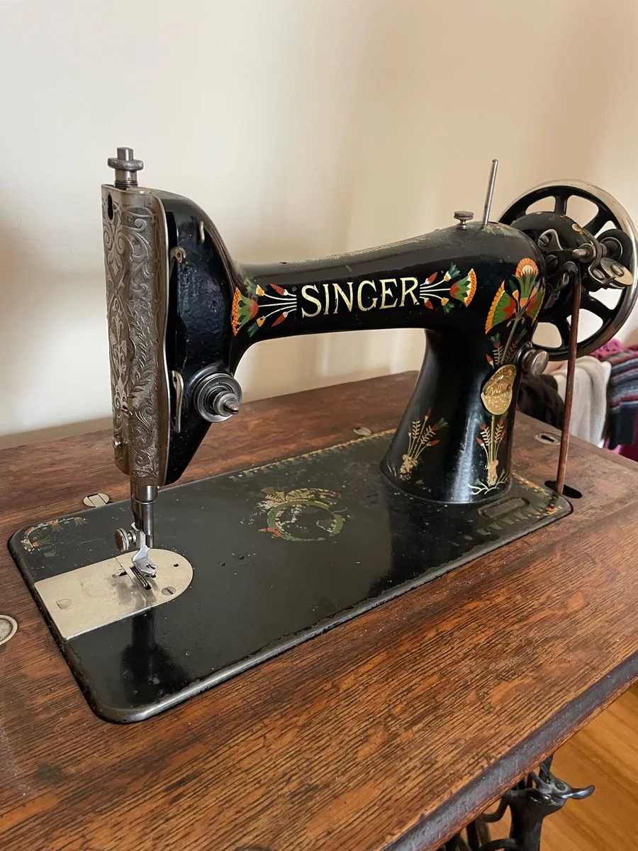 Singer Sewing Machine - Image 1