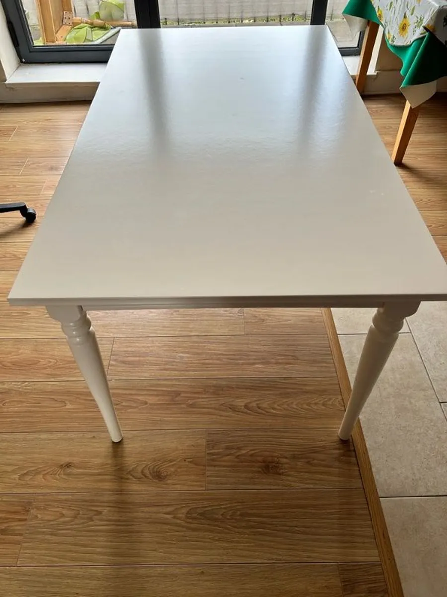 Extendable kitchen table for sale in Co. Meath for €170 on DoneDeal