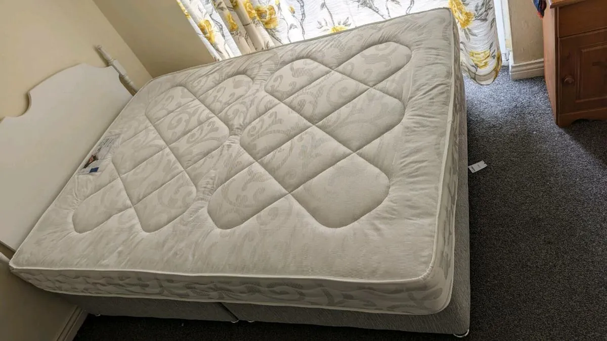 4ft 6in Mattress - Image 1