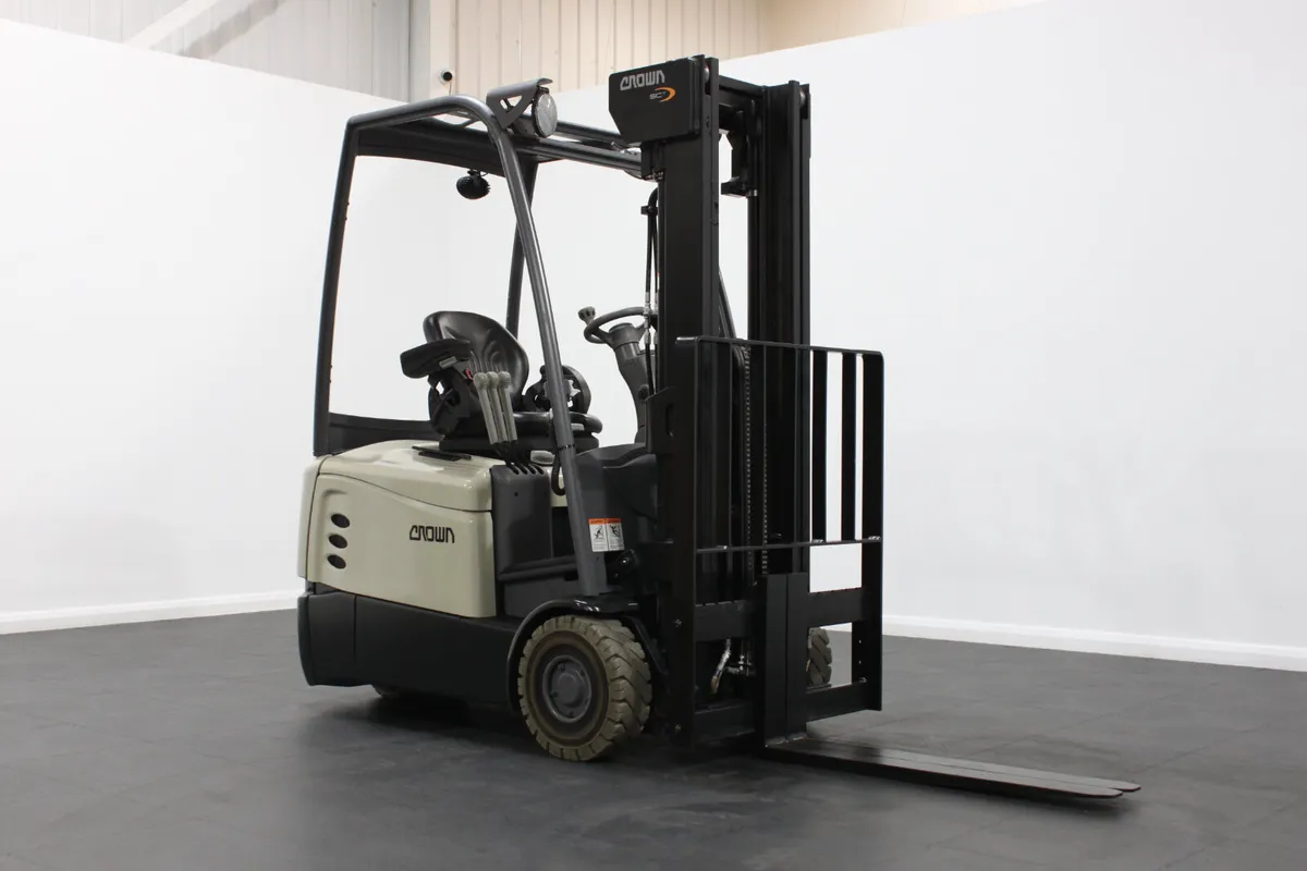 Crown 1.6T SCT 6020 Twin Wheel Electric 2016 - Image 1
