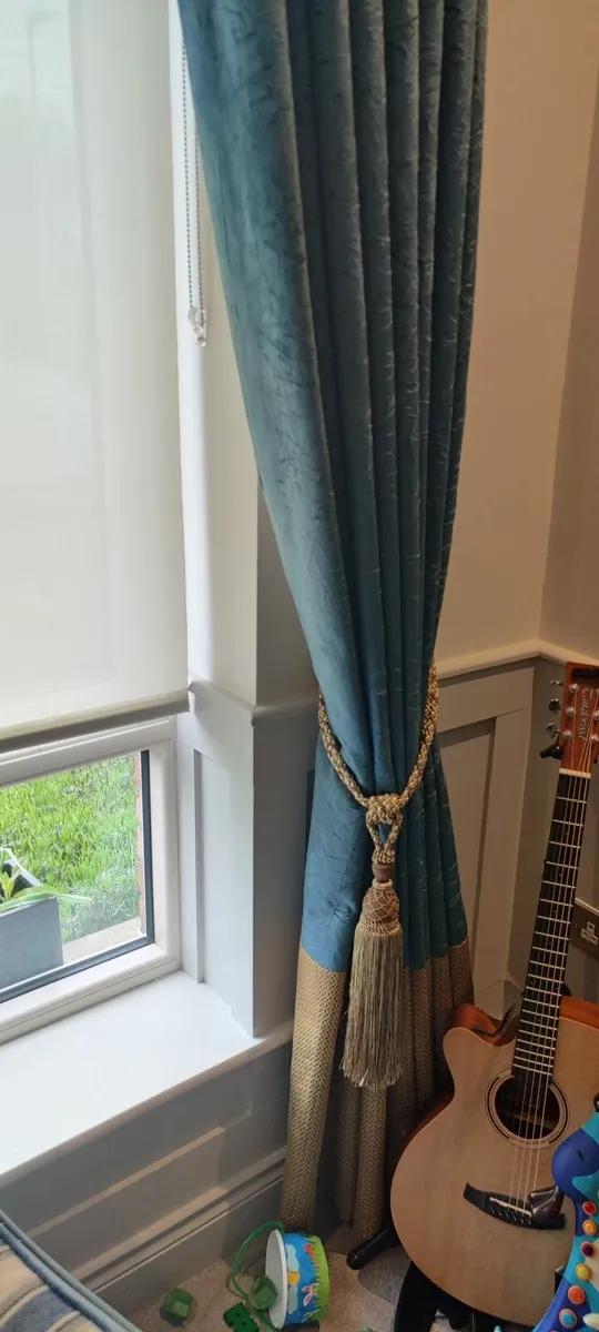Lined curtains - Image 1