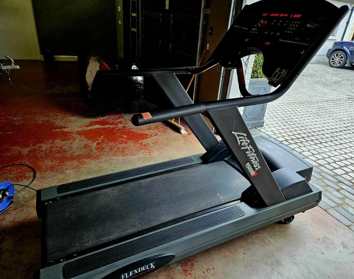 Treadmill Life Fitness 9500 HR - Image 1