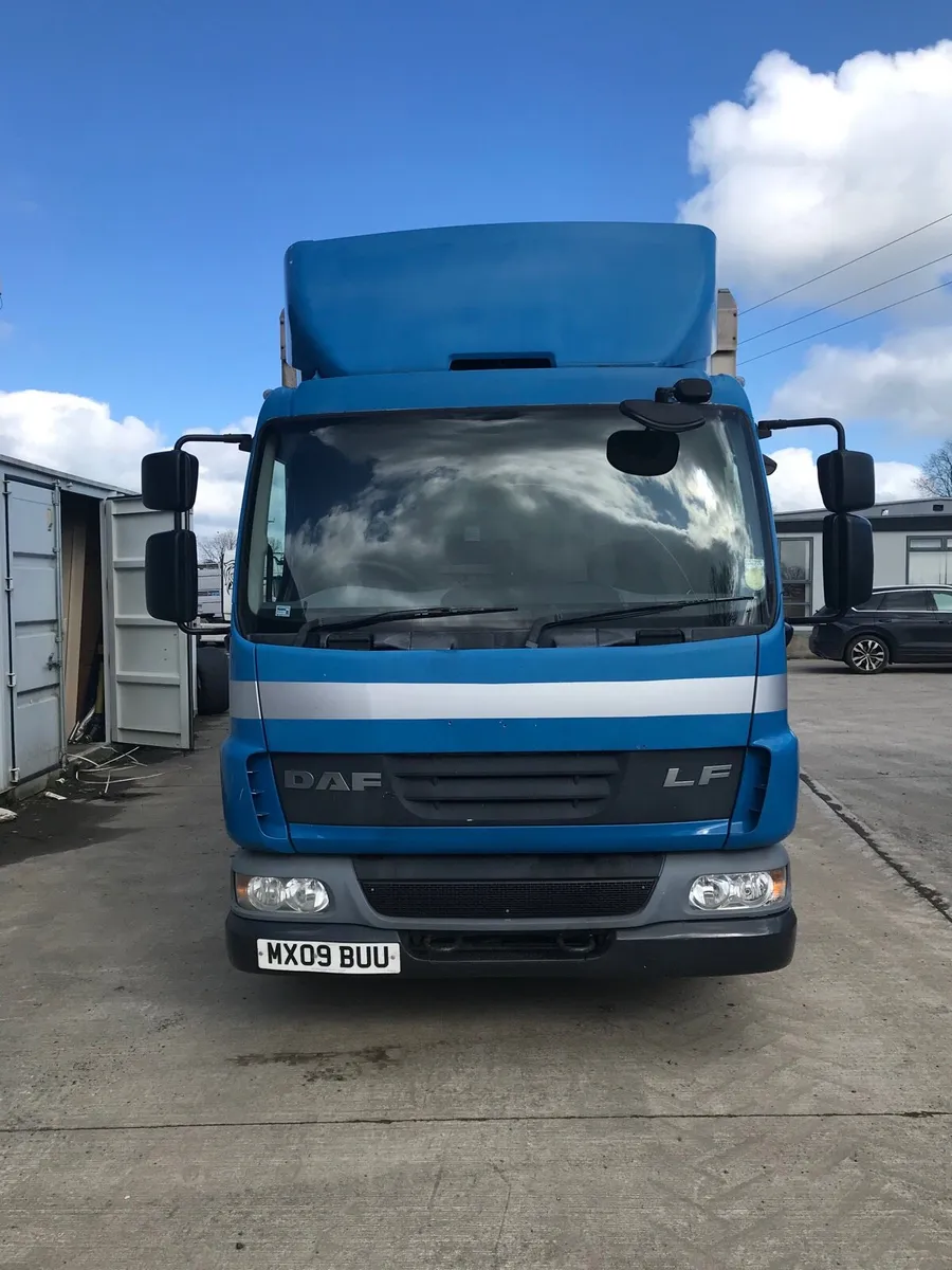 Cattle lorry - Image 1