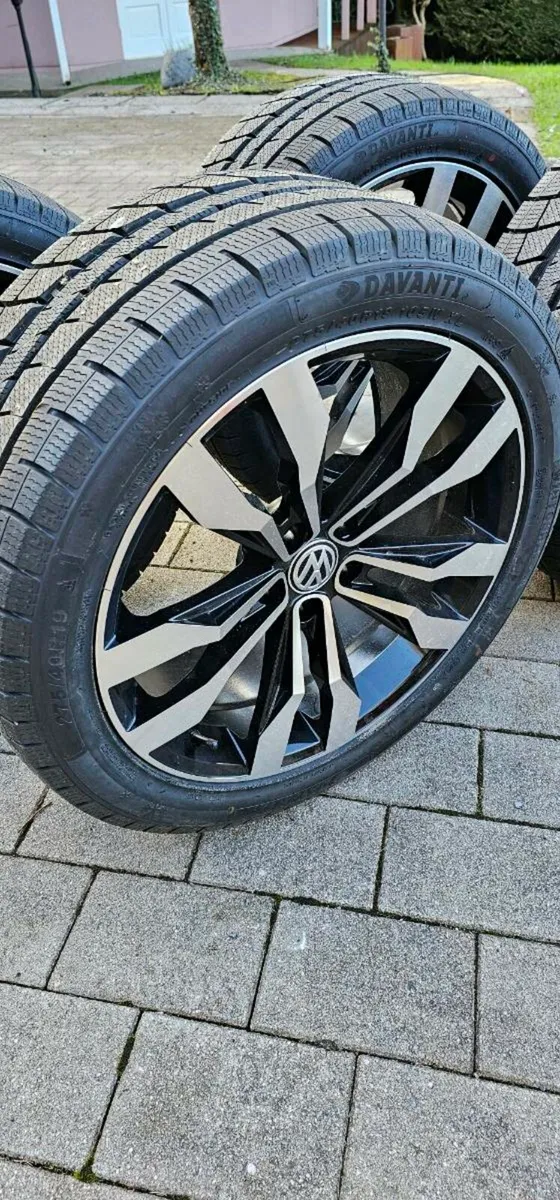 VW Tiguan R-line Alloys & Tyres (New)
