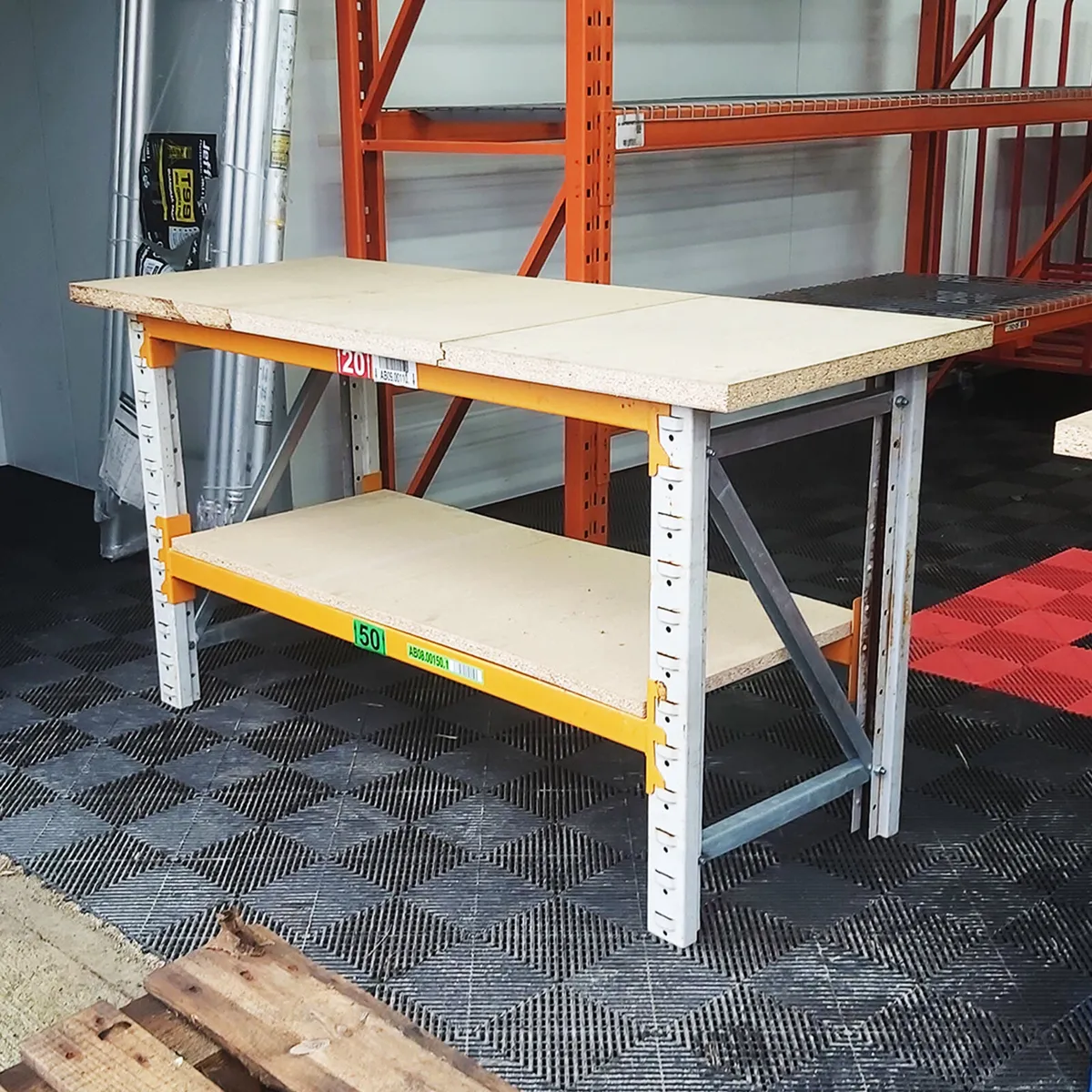 Work bench - Image 1