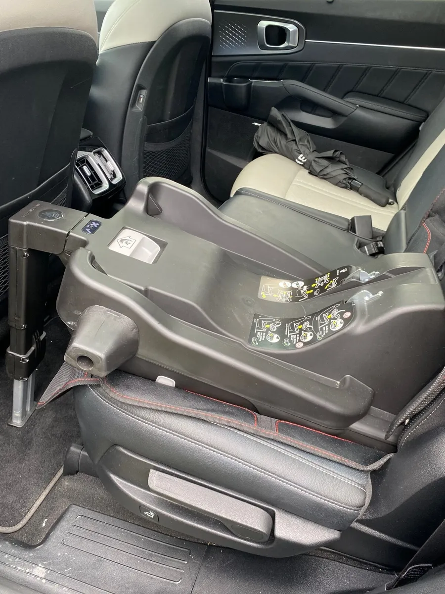 2 x Venicci Isofix Car seat base