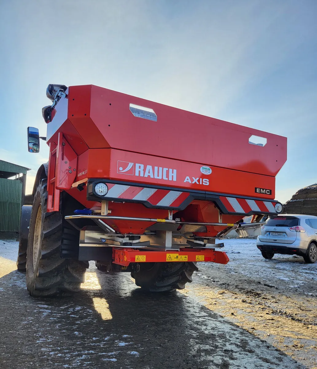 NEW Rauch AXIS And MDS Spreaders IN STOCK