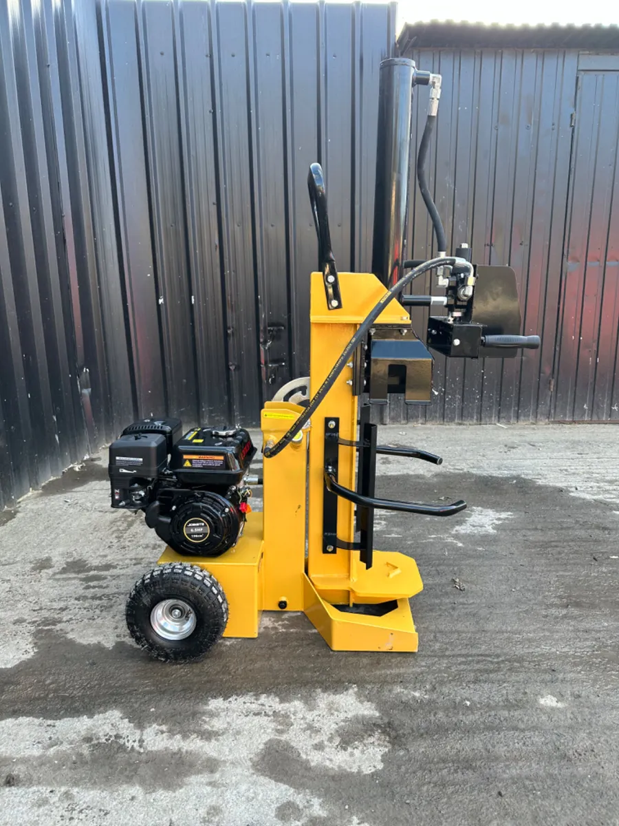 *SALE PRICE* IPS 12T Petrol Log Splitter - Image 1