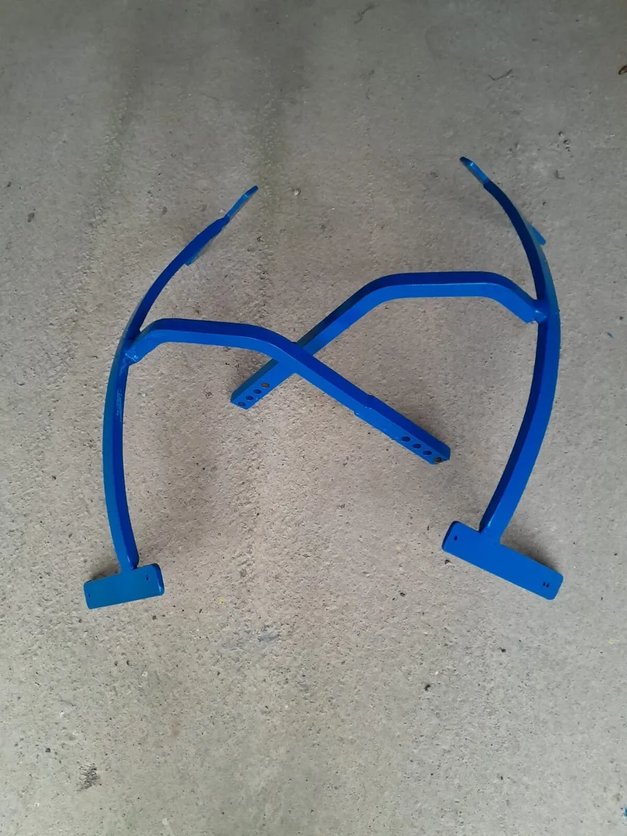 Mudguard brackets for TW ford