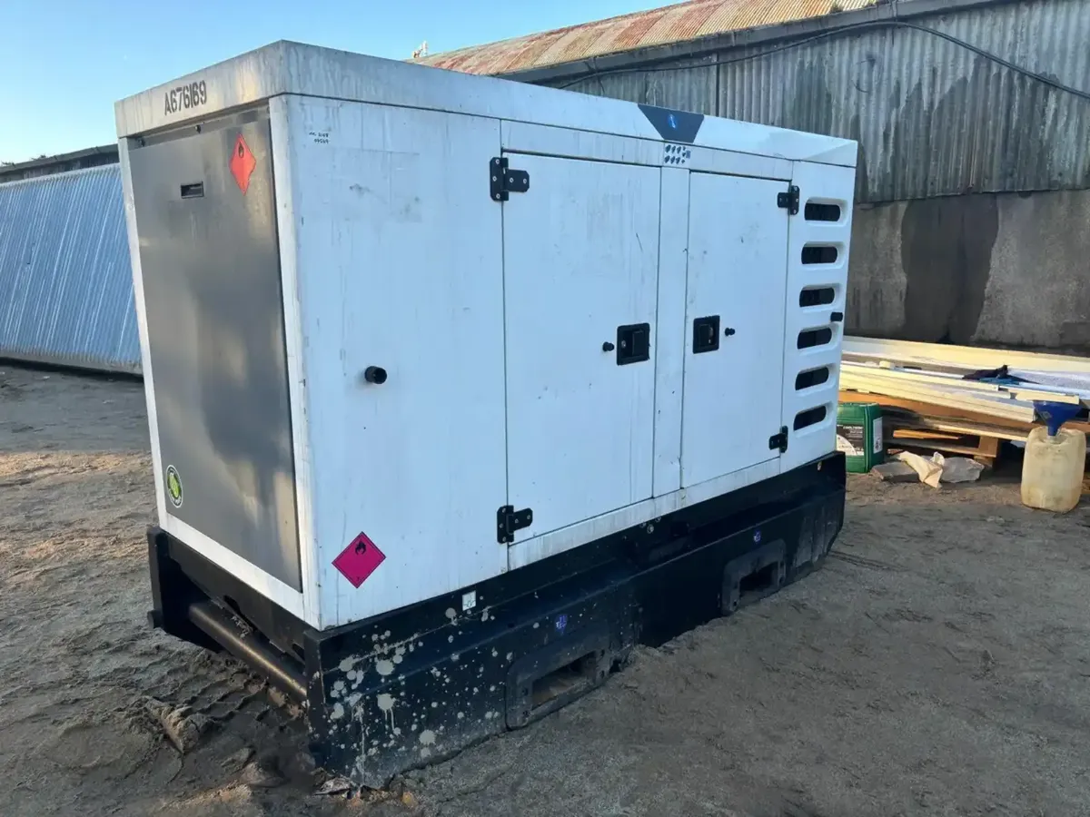 €45 P/W SDMO 66KVA Generator 3 phase and single - Image 2