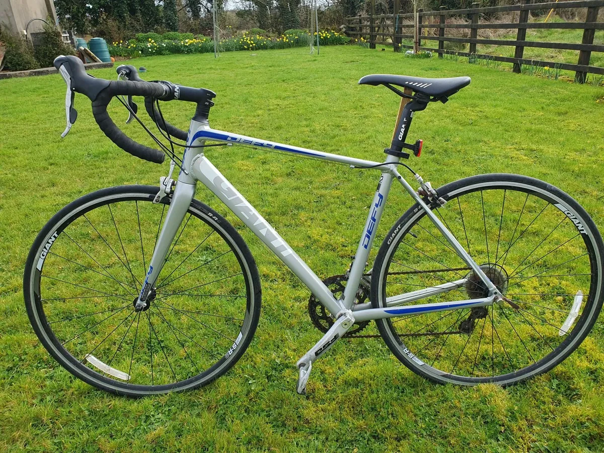 Men's giant road store bike