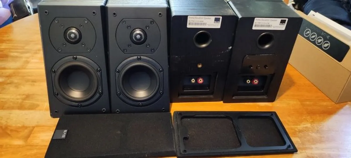 SVS speakers (used) - Image 1