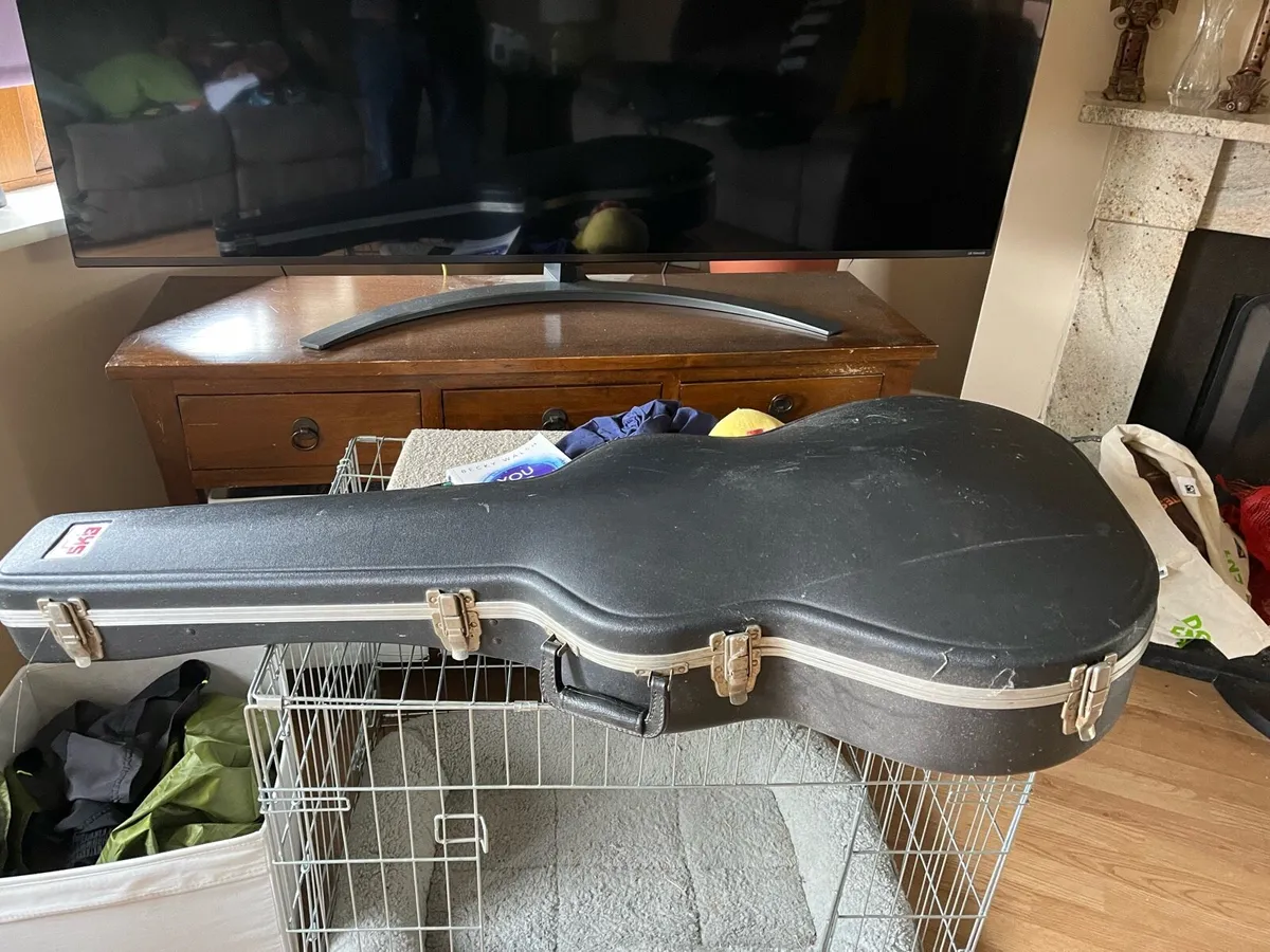 Guitar for deals rent near me