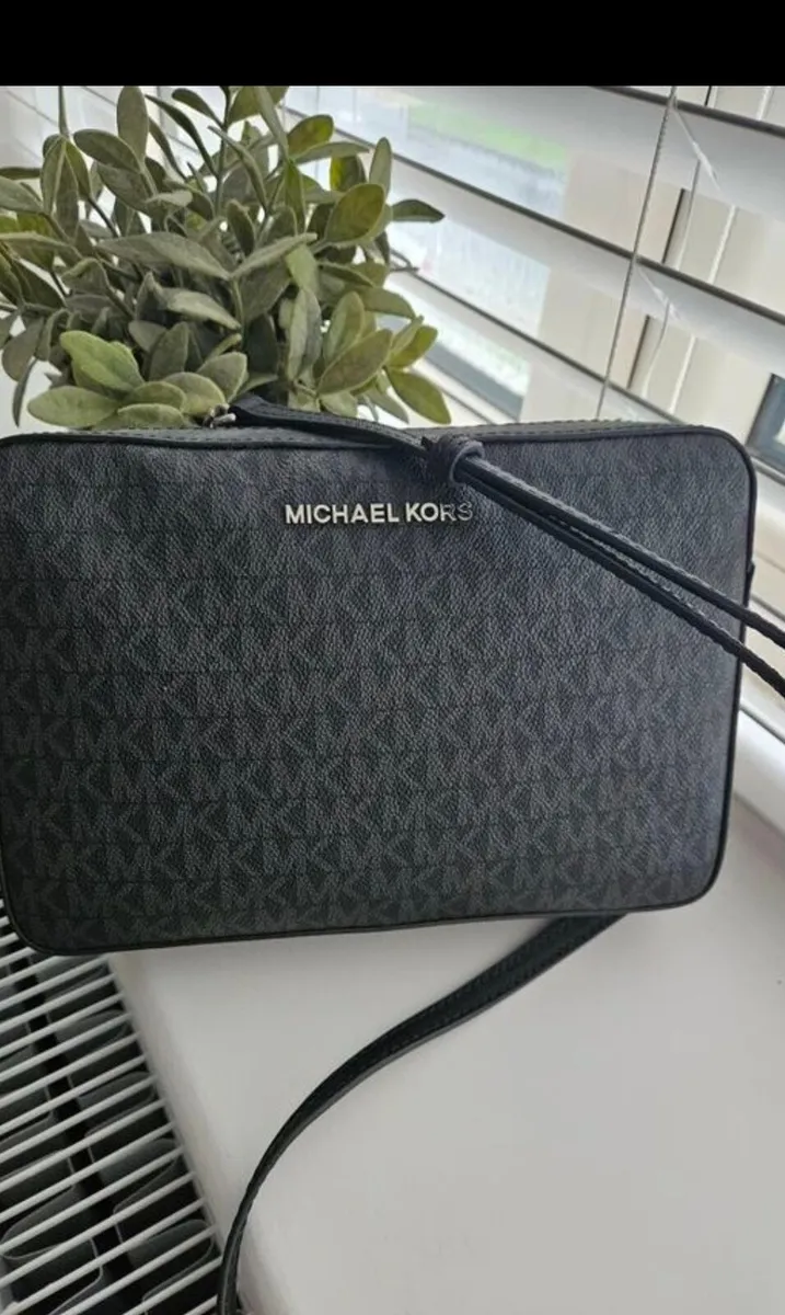 Done deal michael kors bags new arrivals