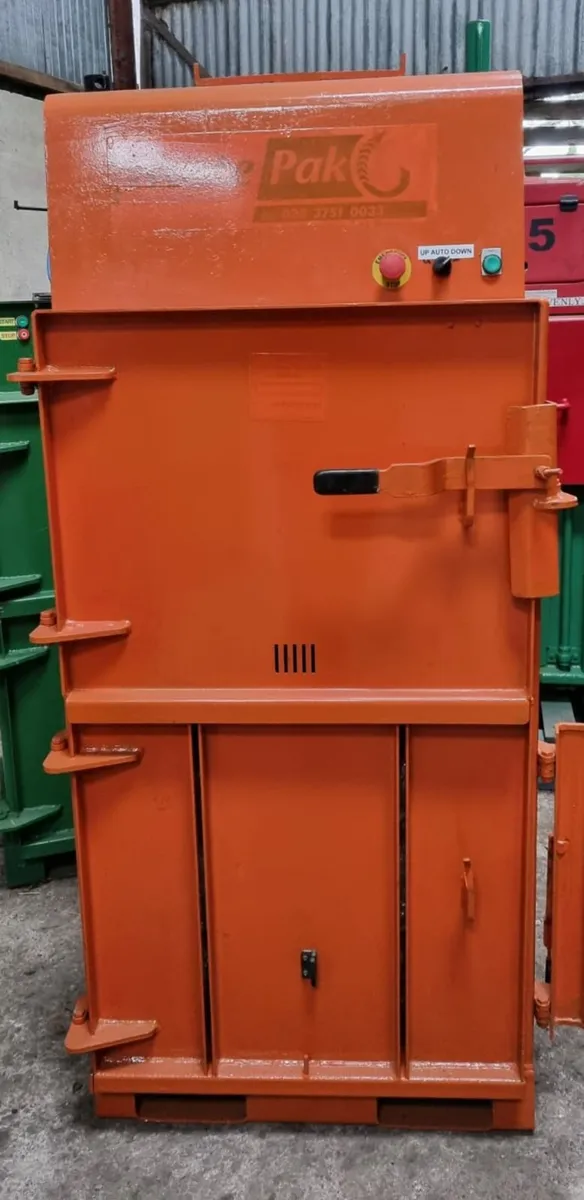 Cardboard plastic baler compactor - Image 1