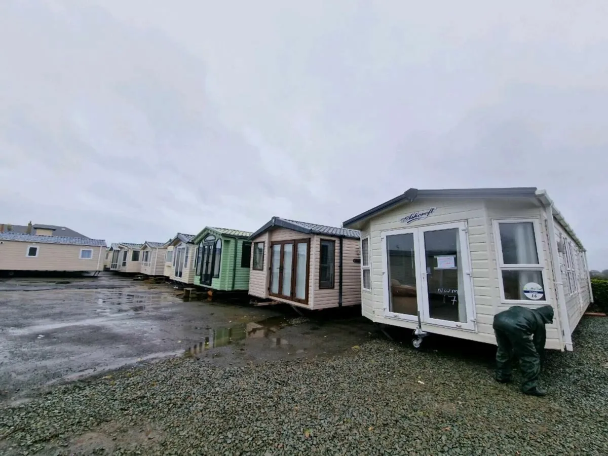 MASSIVE SELECTION OVER 100 MOBILE HOMES IN STOCK - Image 4