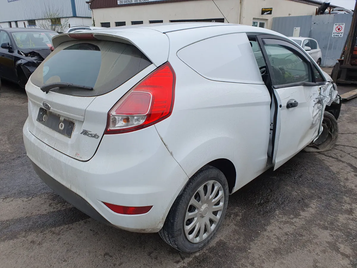 15 FORD FIESTA  1.5 TDCI 2 DOOR FOR BREAKING - Image 3