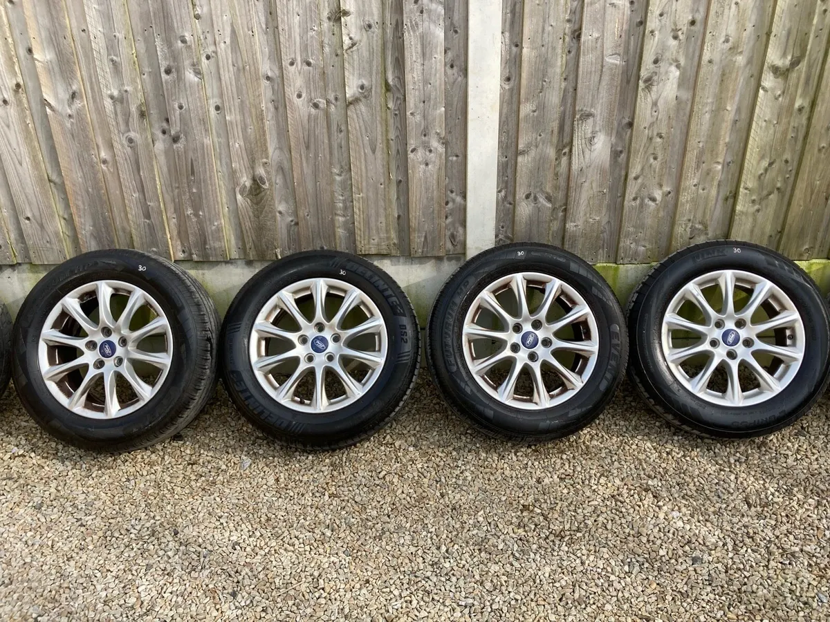 Lot 30 Ford alloys