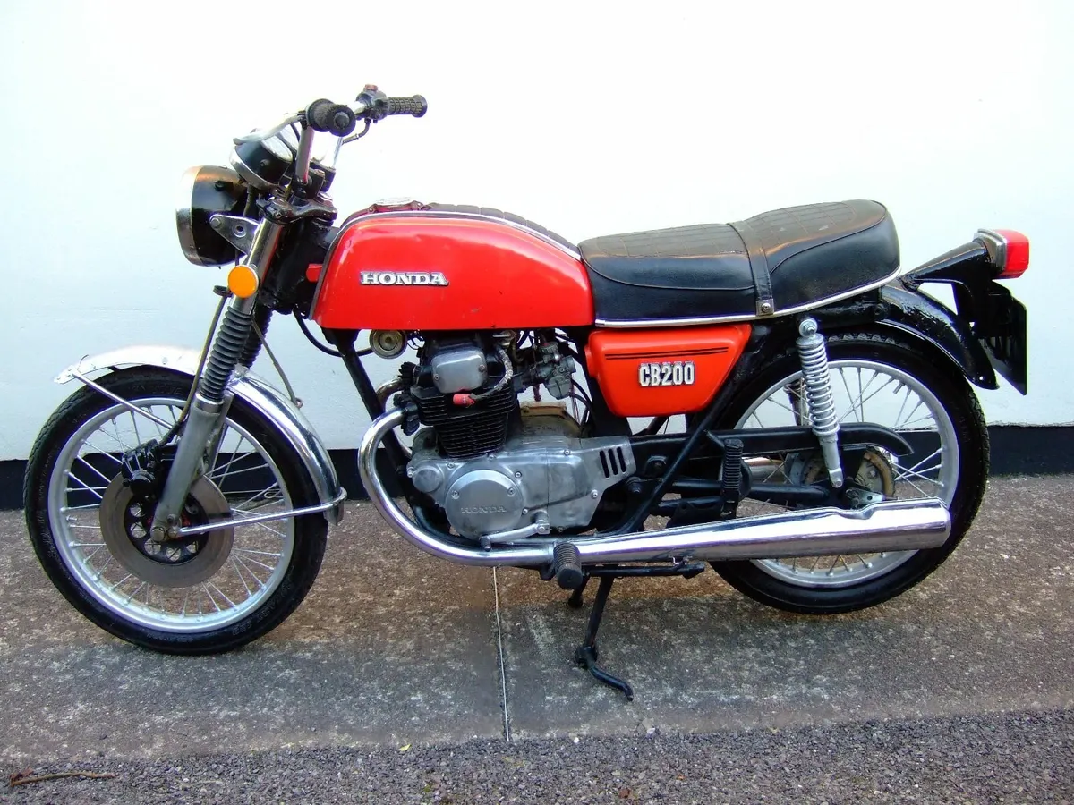 Honda CB200 - Image 1