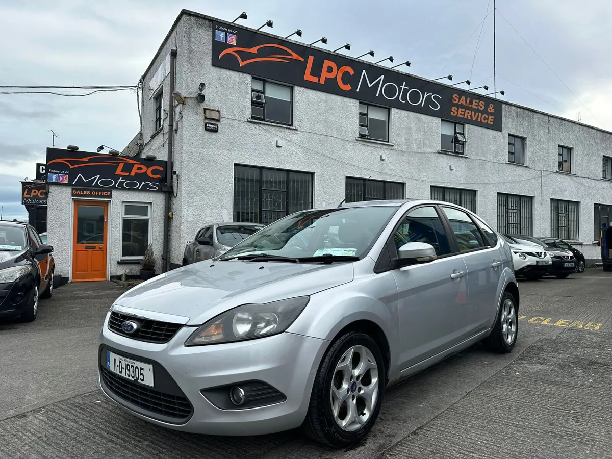 Ford Focus 2011 - Image 1