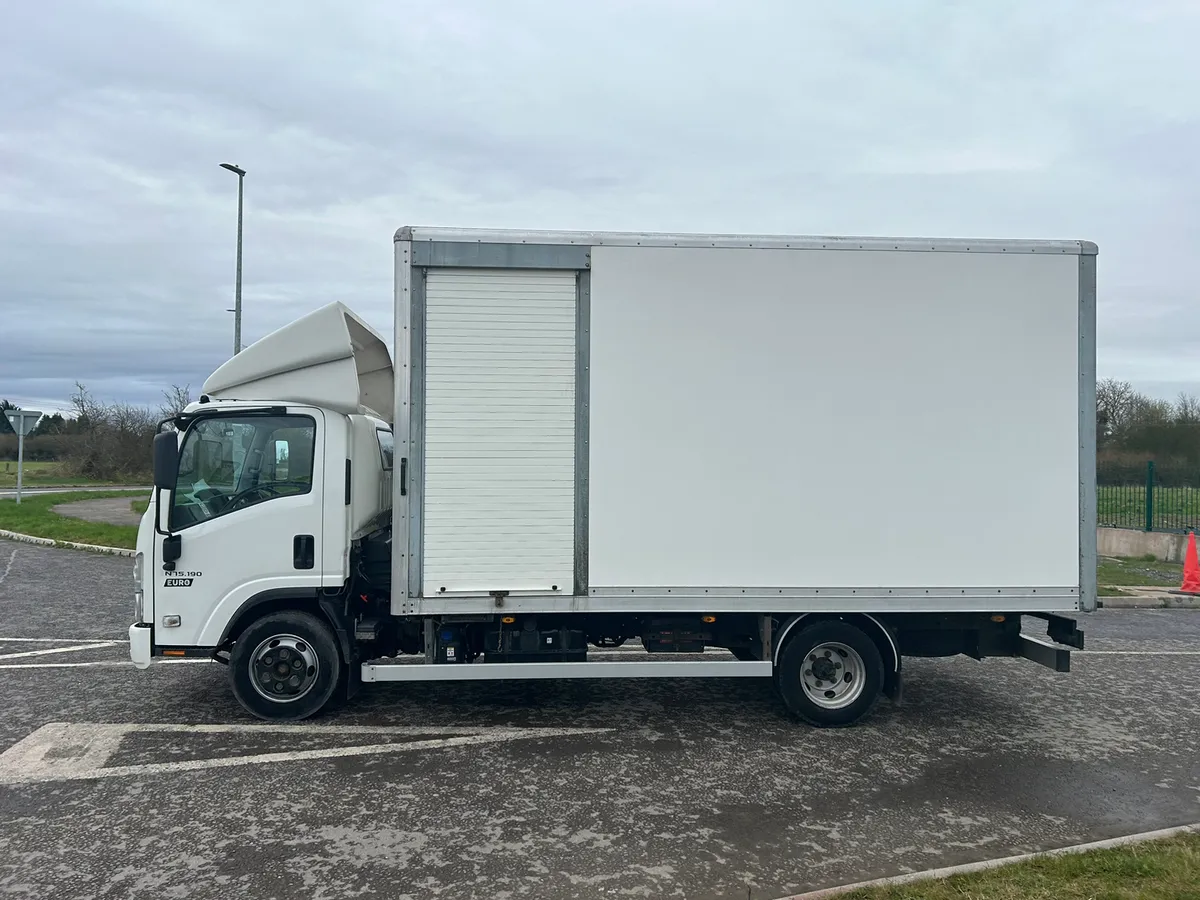 2020 Isuzu Boxvan - Image 4