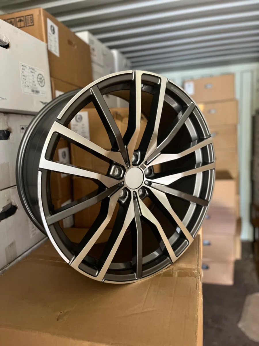22inch alloy wheels to suit BMWX5 F15 - Image 1