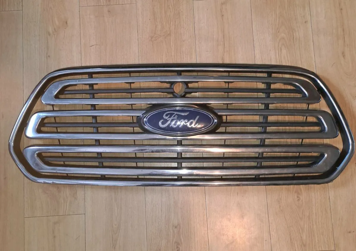 Ford Transit Mk 8 chrome grill
