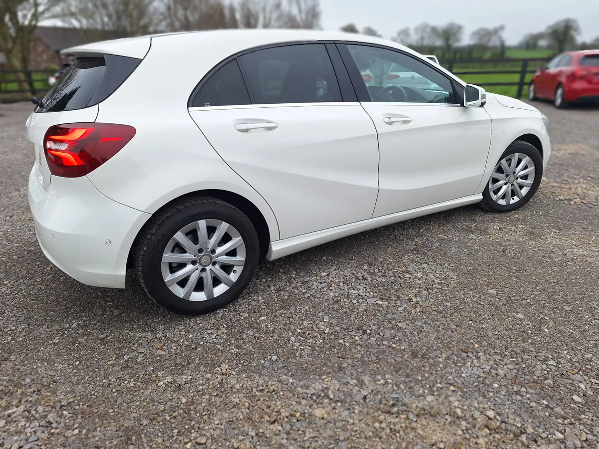 MERCEDES A180 AUTO WITH LEATHER - Image 3