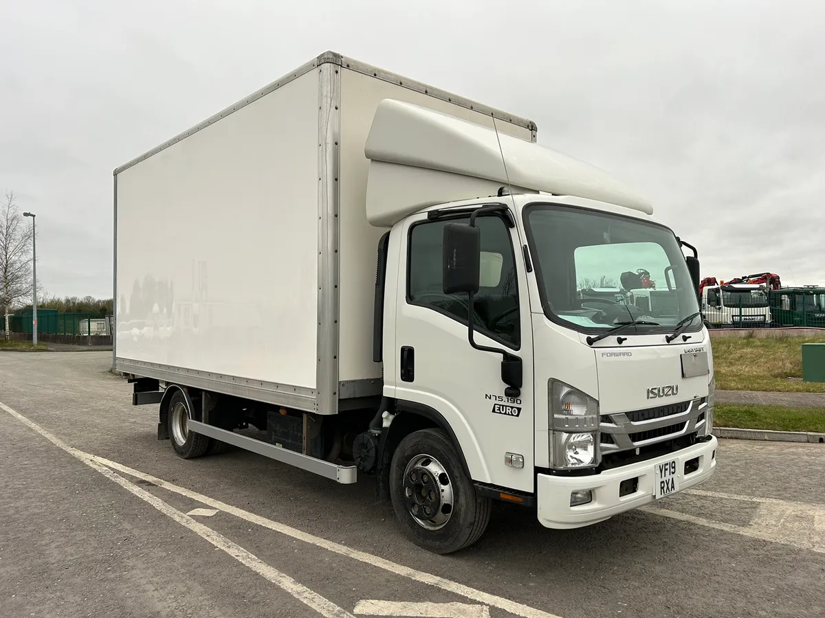 2019 Isuzu Box