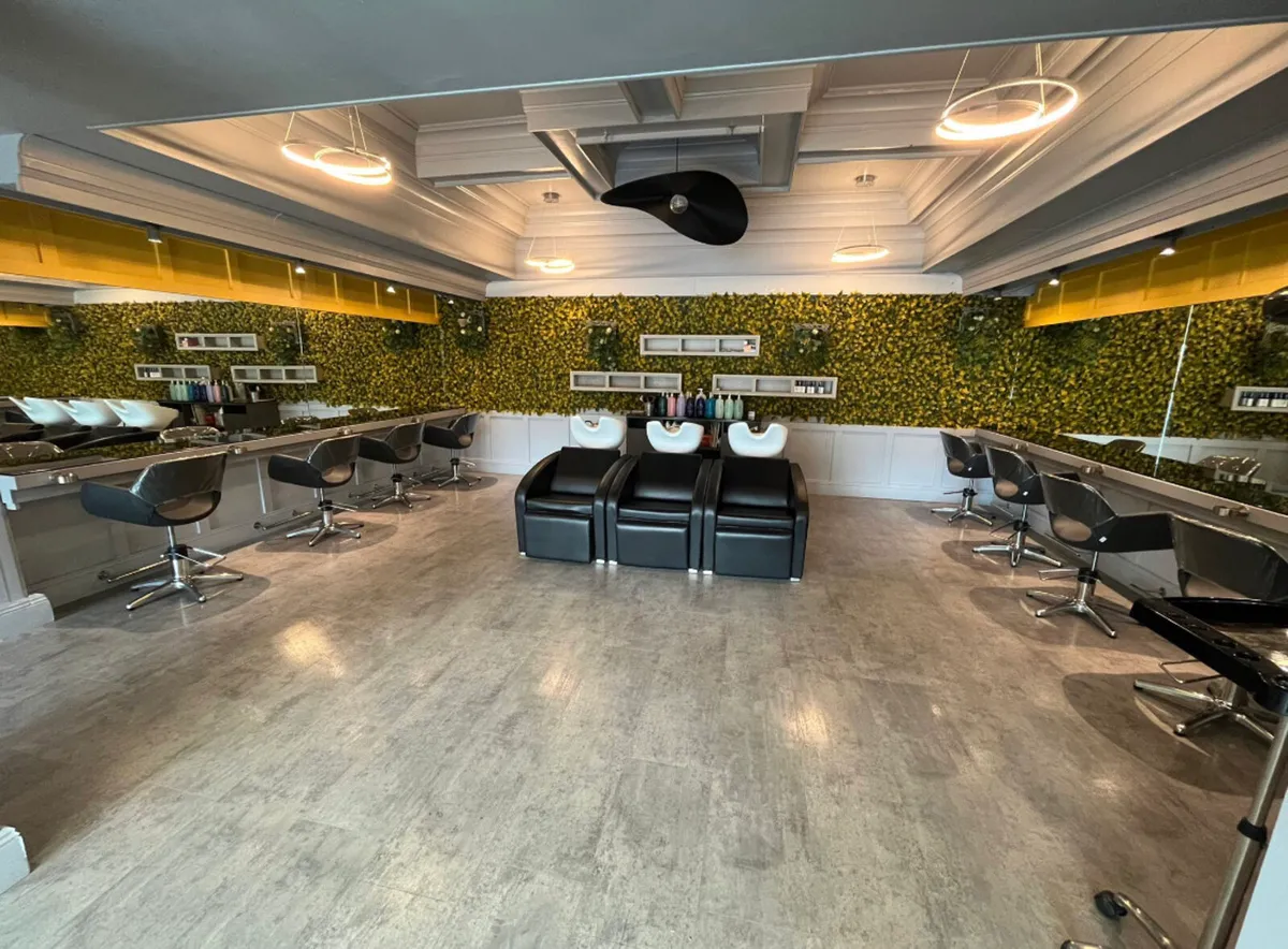 Hair salon chairs for rent in Tallaght for sale in Co. Kildare for €170