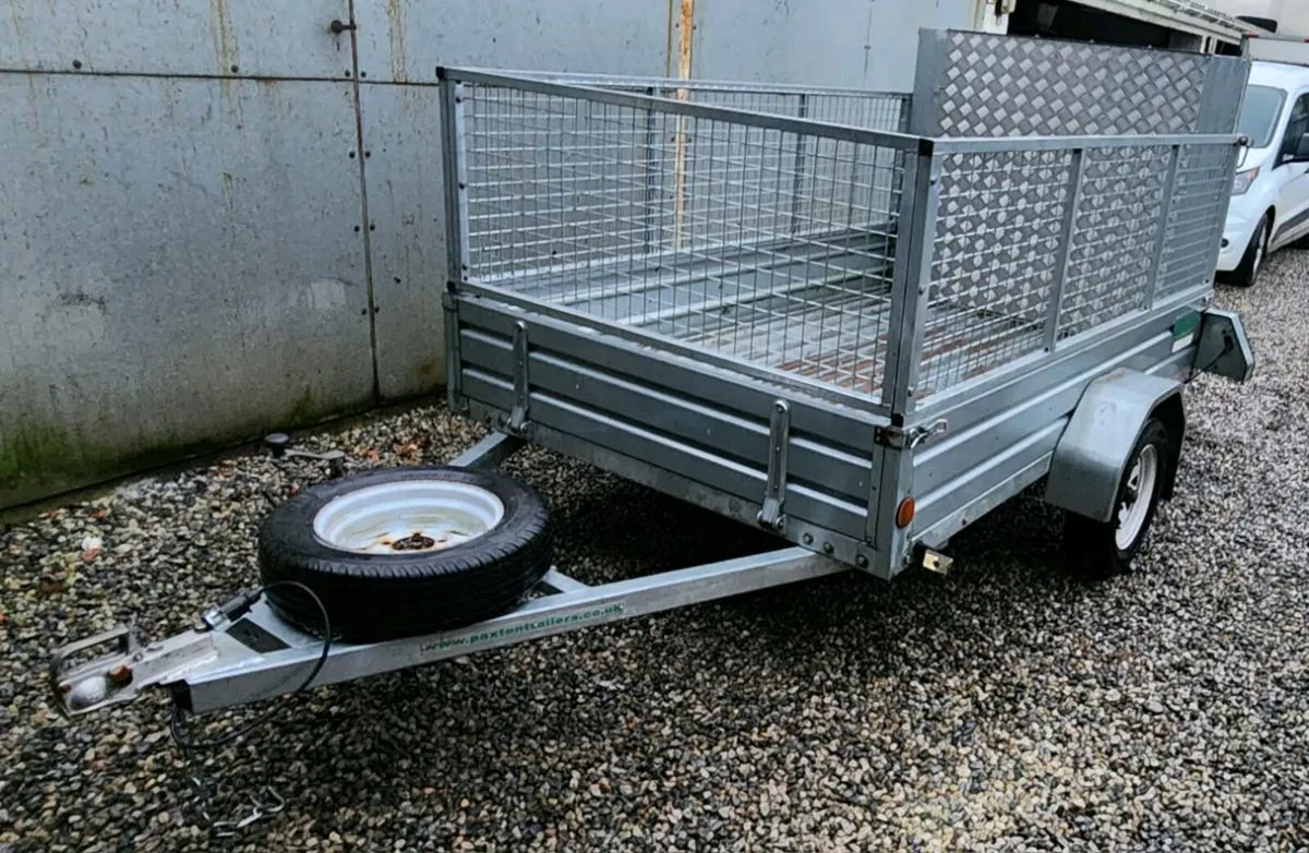 8 x 5 singing axle trailer, mesh sides 750 kg