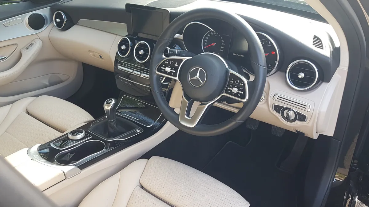 Mercedes-Benz C-Class 2019 C160 AVANTGARDE - Image 2