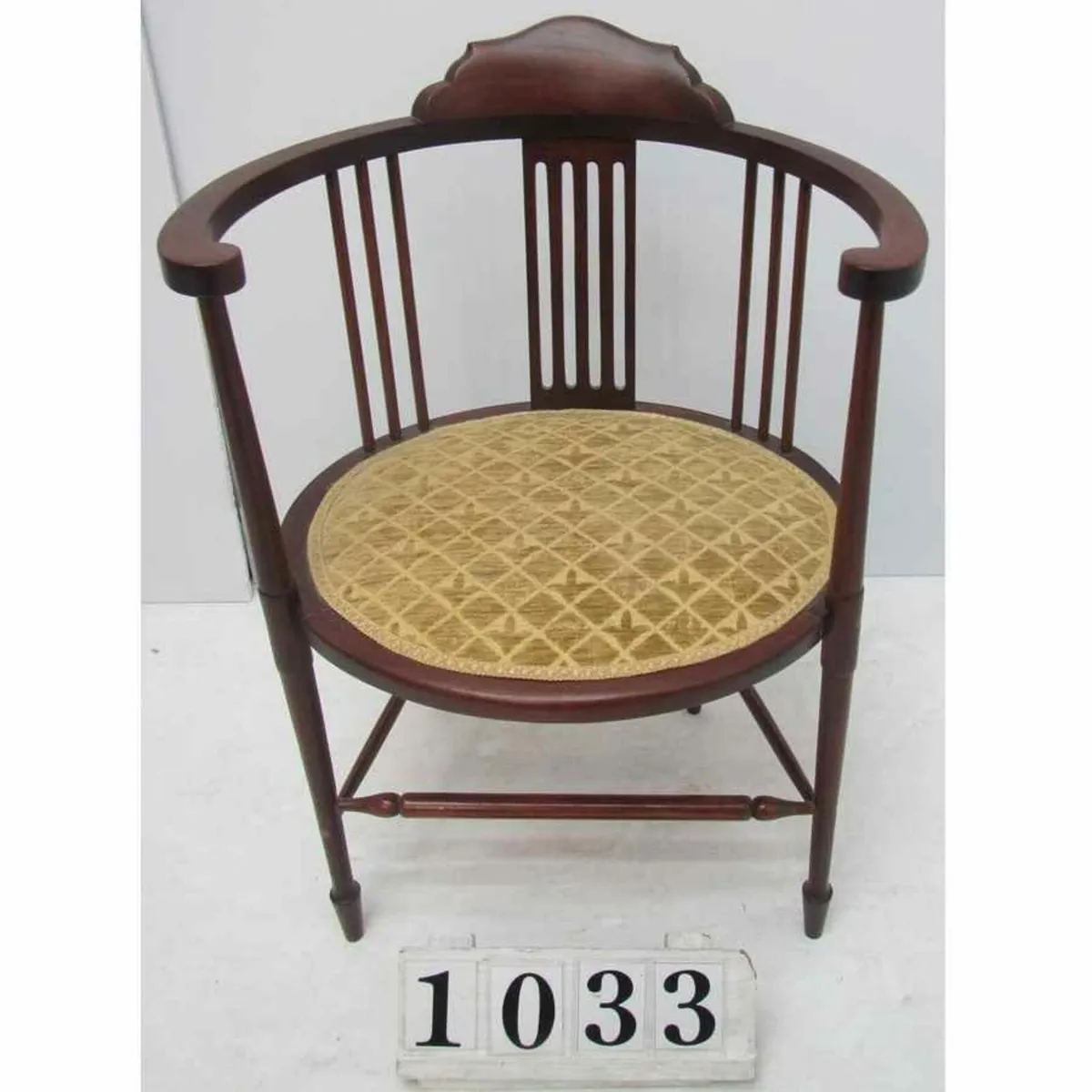 Vintage chair, single.   #1033